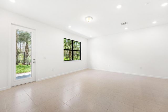 4315 Efendi Drive, Lantana, FL 33462