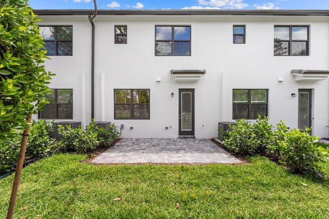 4315 Efendi Drive, Lantana, FL 33462