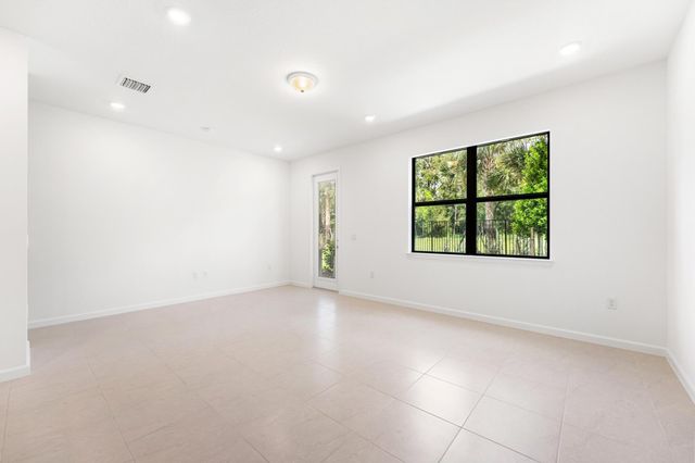 4315 Efendi Drive, Lantana, FL 33462