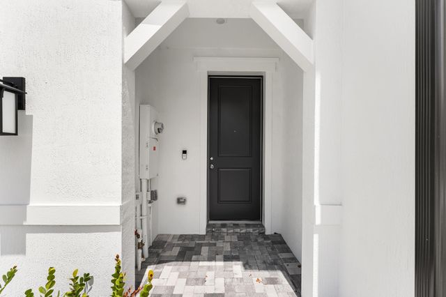 4315 Efendi Drive, Lantana, FL 33462