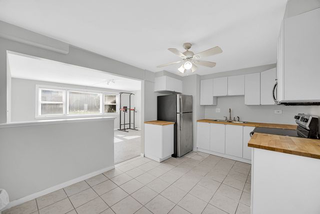 8636 Grand Avenue 1D, River Grove, IL 60171