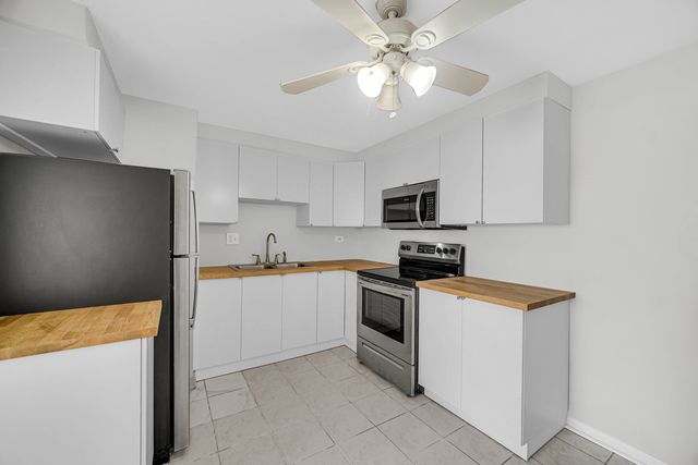 8636 Grand Avenue 1D, River Grove, IL 60171