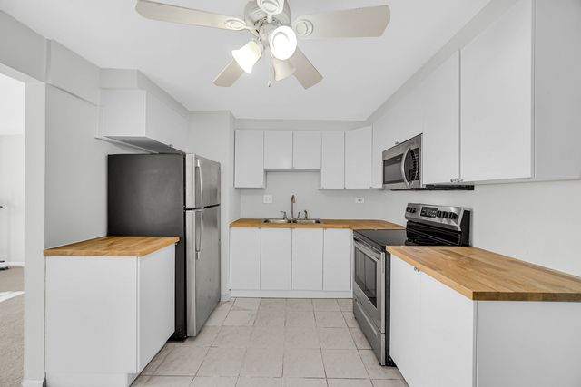 8636 Grand Avenue 1D, River Grove, IL 60171