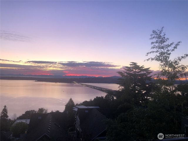 1126 33rd Avenue S, Seattle, WA 98144