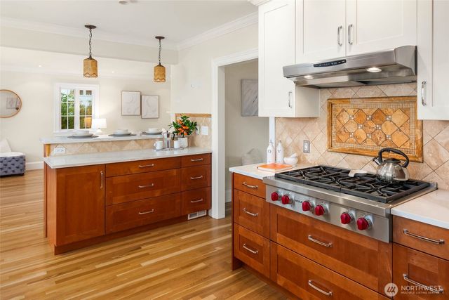1126 33rd Avenue S, Seattle, WA 98144