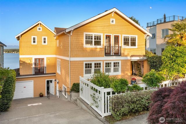 1126 33rd Avenue S, Seattle, WA 98144