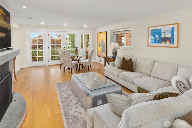 1126 33rd Avenue S, Seattle, WA 98144