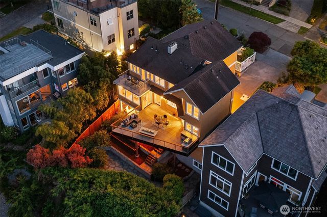 1126 33rd Avenue S, Seattle, WA 98144
