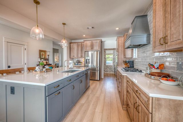 718 County Road 136B, Kingsland, TX 78639