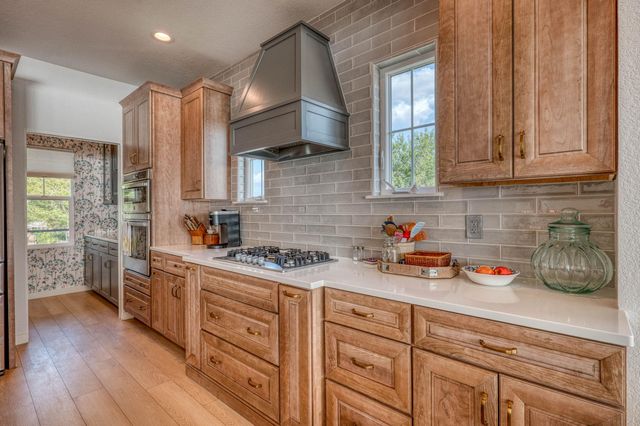 718 County Road 136B, Kingsland, TX 78639