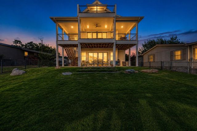 718 County Road 136B, Kingsland, TX 78639