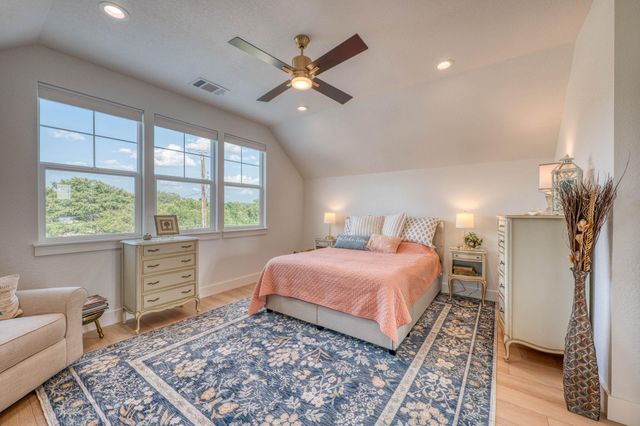 718 County Road 136B, Kingsland, TX 78639