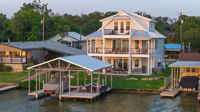 718 County Road 136B, Kingsland, TX 78639
