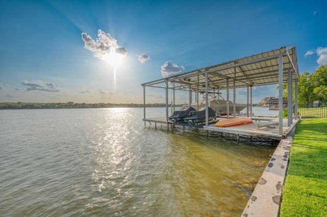 718 County Road 136B, Kingsland, TX 78639