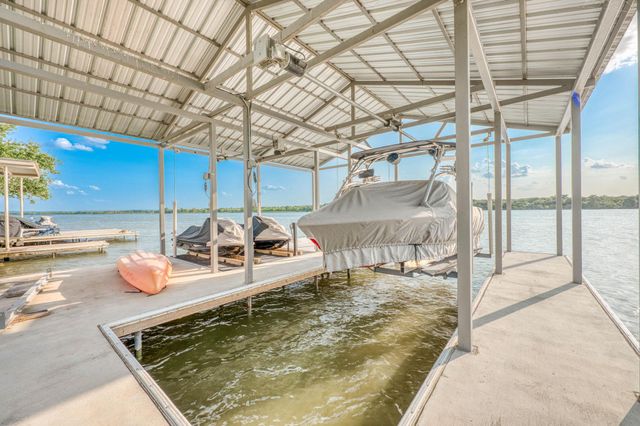 718 County Road 136B, Kingsland, TX 78639
