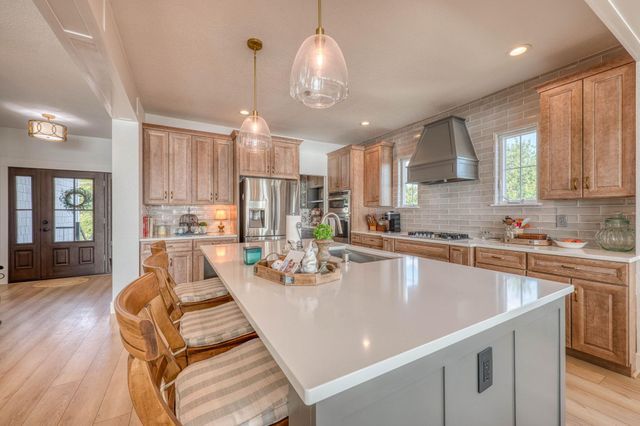 718 County Road 136B, Kingsland, TX 78639
