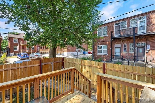 4976 Lindenwood Avenue, St Louis, MO 63109