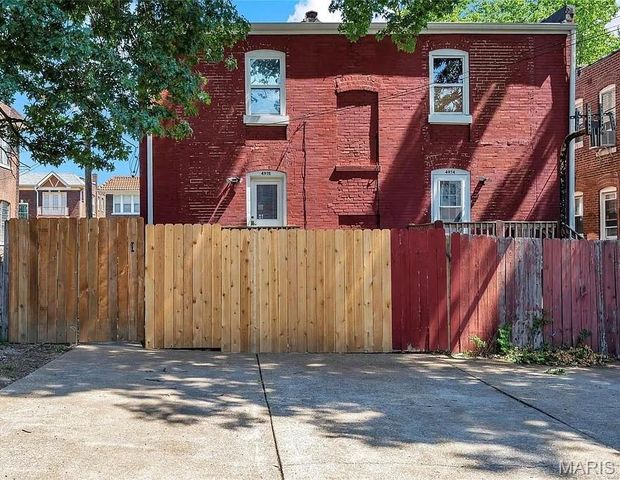 4976 Lindenwood Avenue, St Louis, MO 63109