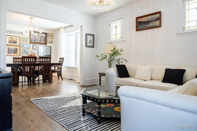 4976 Lindenwood Avenue, St Louis, MO 63109