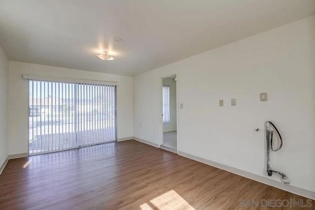 891 Elm Ave, San Diego, CA 91932