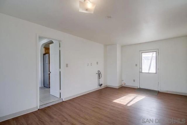 891 Elm Ave, San Diego, CA 91932