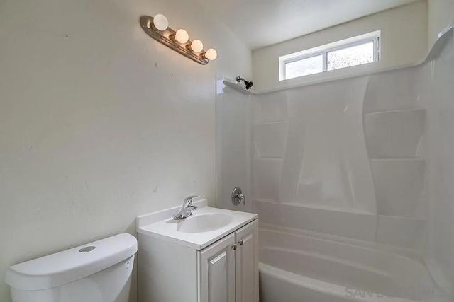 891 Elm Ave, San Diego, CA 91932