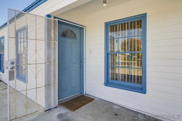 891 Elm Ave, San Diego, CA 91932