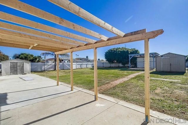 891 Elm Ave, San Diego, CA 91932
