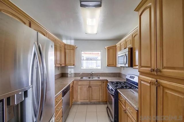 891 Elm Ave, San Diego, CA 91932