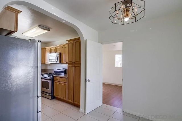 891 Elm Ave, San Diego, CA 91932