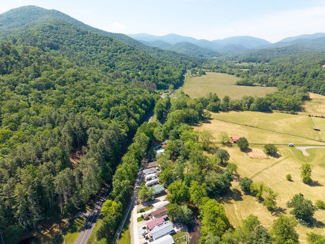 4179 Riverbank Run, Hiawassee, GA 30546