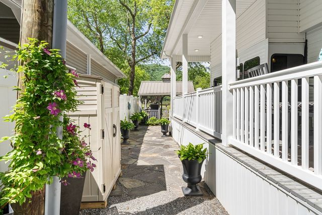 4179 Riverbank Run, Hiawassee, GA 30546