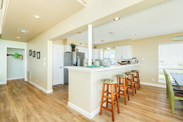 21916 Kennedy Drive, Galveston, TX 77554