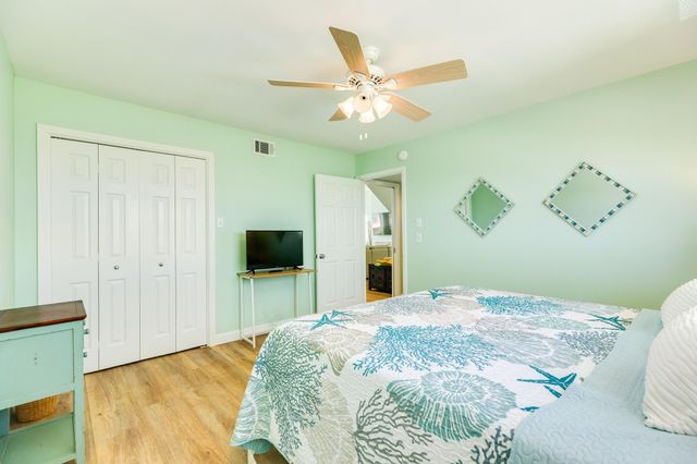 21916 Kennedy Drive, Galveston, TX 77554