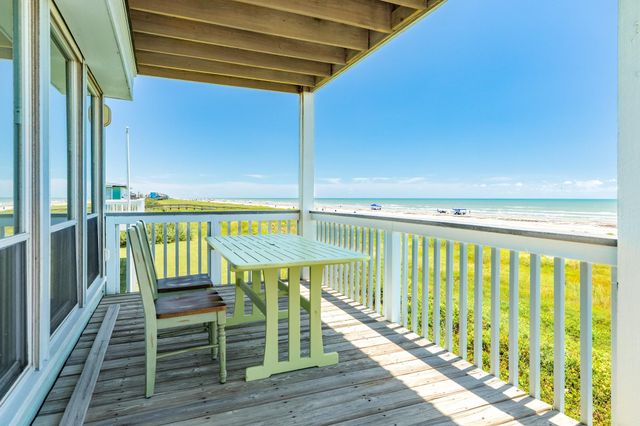 21916 Kennedy Drive, Galveston, TX 77554