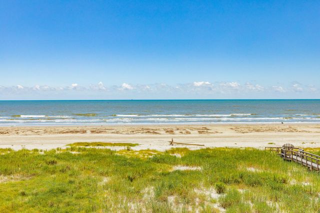 21916 Kennedy Drive, Galveston, TX 77554