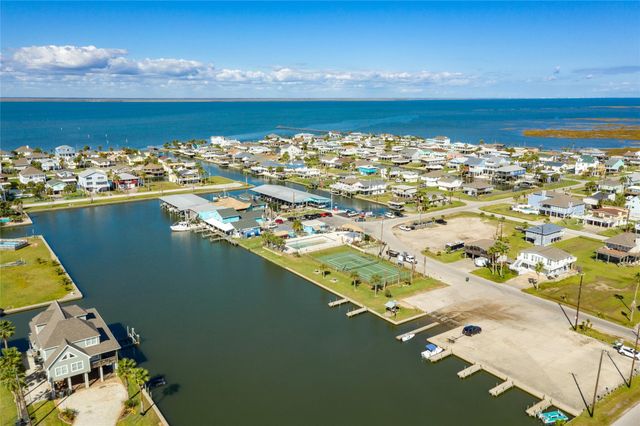 21916 Kennedy Drive, Galveston, TX 77554