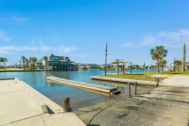 21916 Kennedy Drive, Galveston, TX 77554
