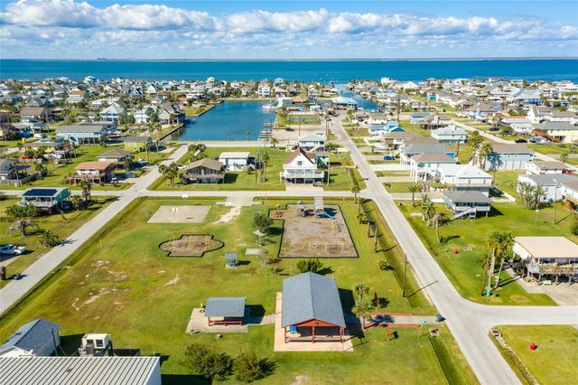 21916 Kennedy Drive, Galveston, TX 77554