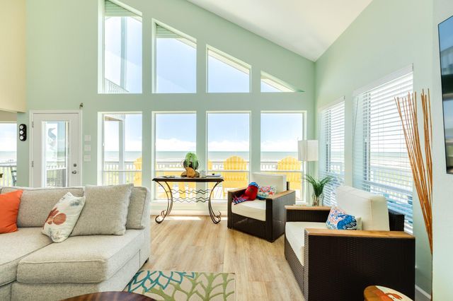21916 Kennedy Drive, Galveston, TX 77554