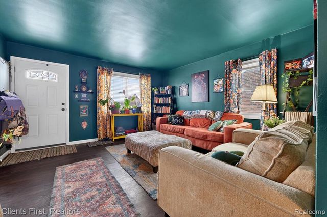 13498 Callender Street, Southgate, MI 48195