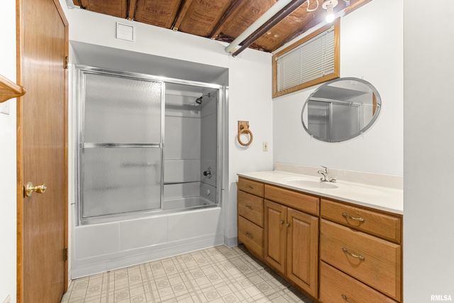 702 S 8TH Street, Pekin, IL 61554