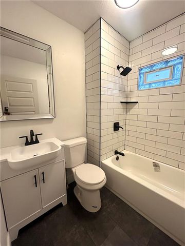 2410 Myrtle Avenue, Kansas City, MO 64127