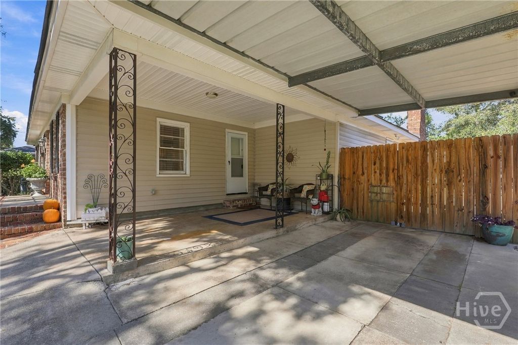 Image 6 of property listing at 1934 Brogdon Street, Savannah, GA 31406