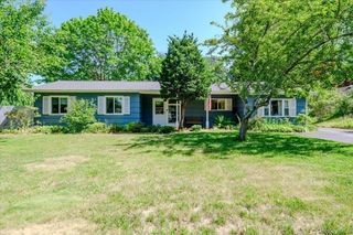 14 Akron Place, Shoreham, NY 11786