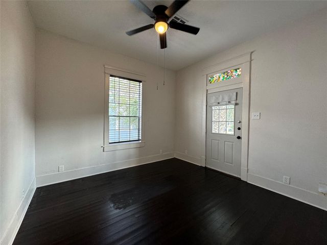 805 Saint Mary's Boulevard, Galveston, TX 77550