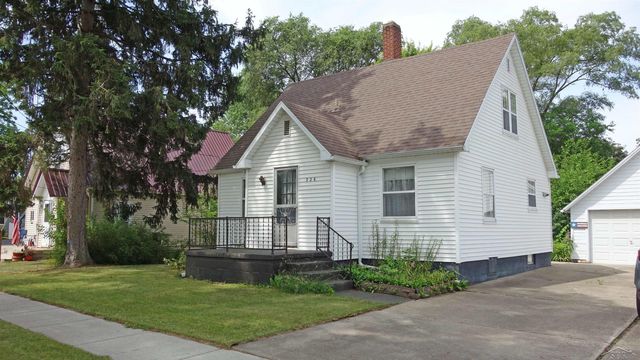 326 S Clark Street, Chesaning, MI 48616