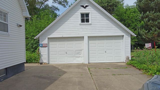 326 S Clark Street, Chesaning, MI 48616