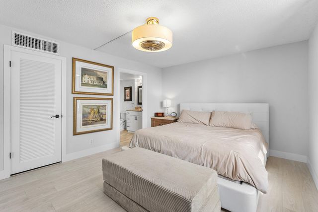 5480 N Ocean Drive A1c, Singer Island, FL 33404