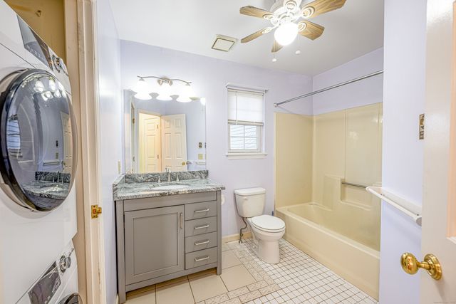 53 Brushy Plain Road APT 8B, Branford, CT 06405